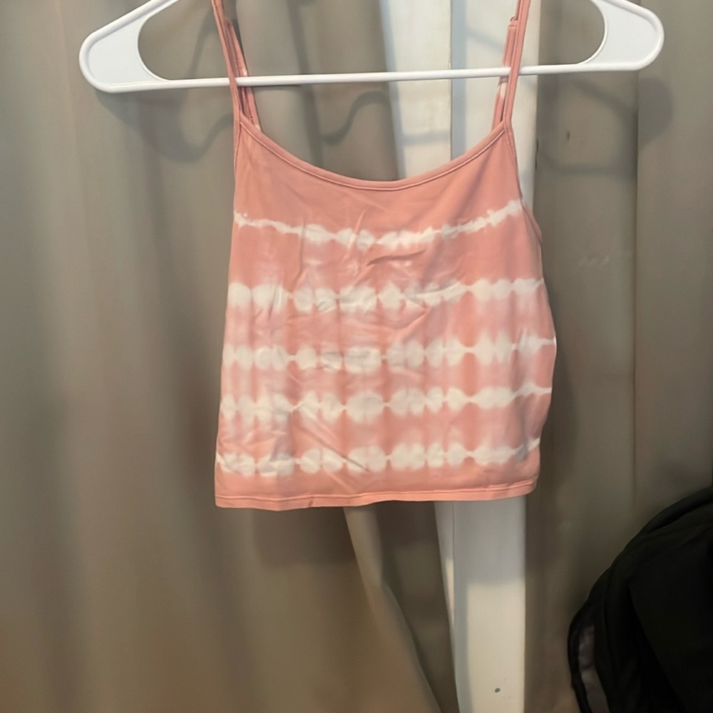 pink tank top